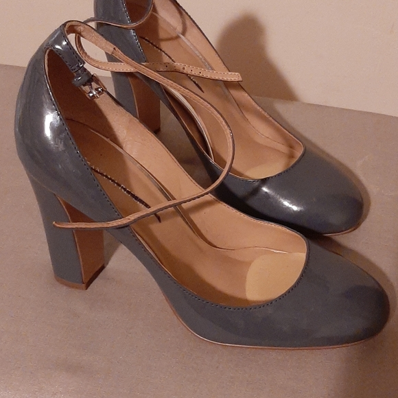 Shoes - Picture 3 of 3